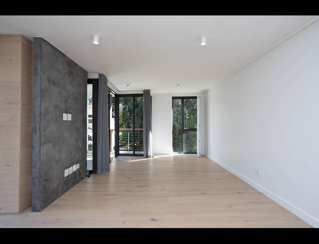 2 BEDROOM APARTMENT TO LET IN NEWLANDS
